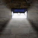 Luminária com Sensor de Movimento à Energia Solar com Ângulo Amplo SUPER Brilhante